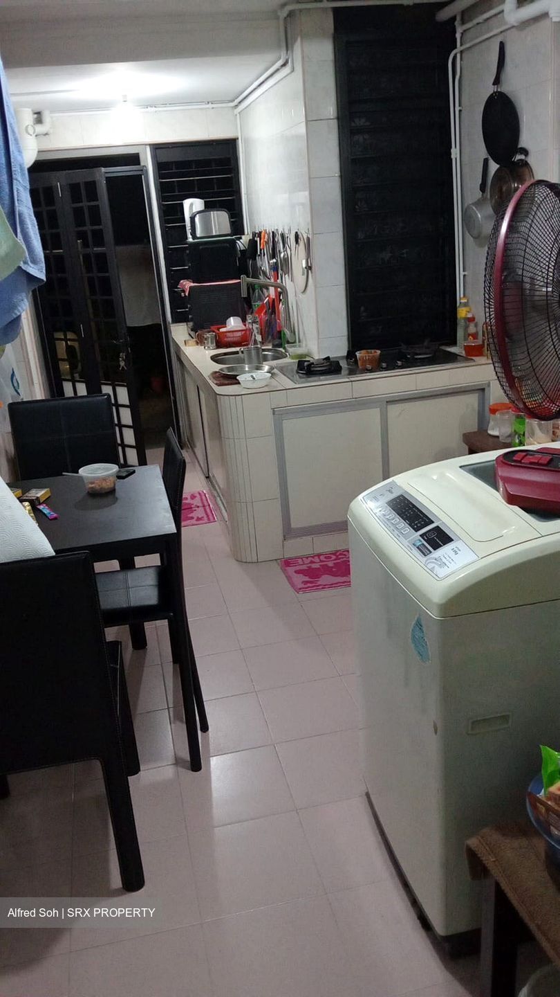 Blk 98 Crescent View (Queenstown), HDB 3 Rooms #503903491